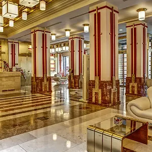 Majestic Plaza Hotell