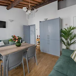  Apartment Moro One Italy