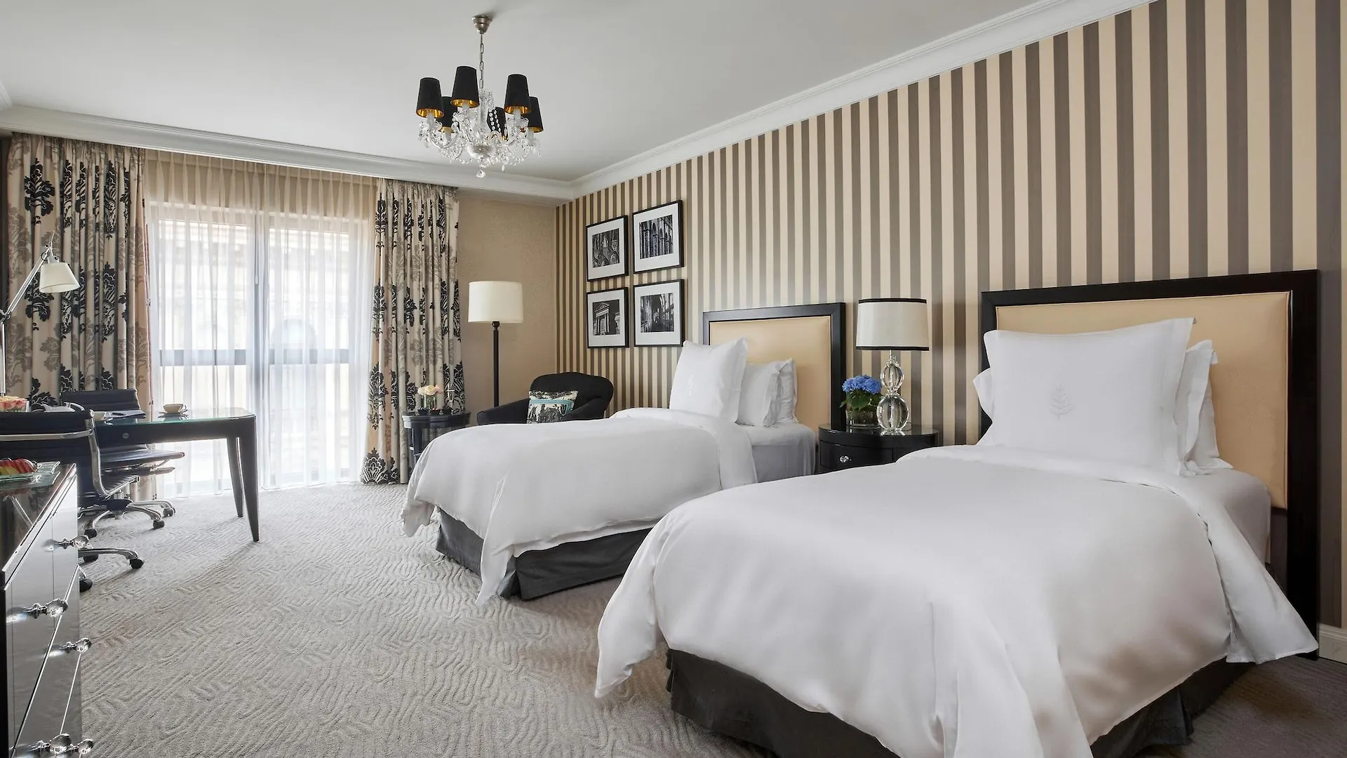 Four Seasons Hotel Praha 5*,  Česká republika